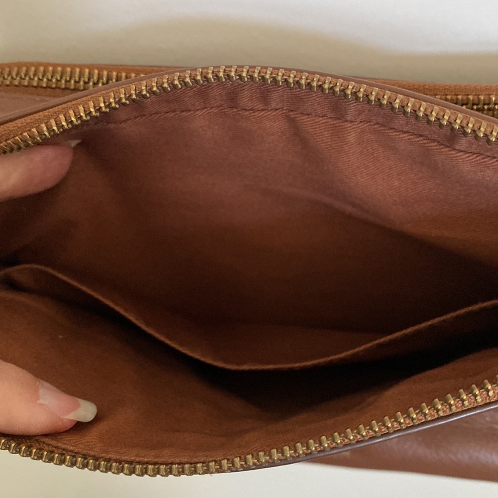 Brown leather Fossil crossbody purse - Picture 4 of 13